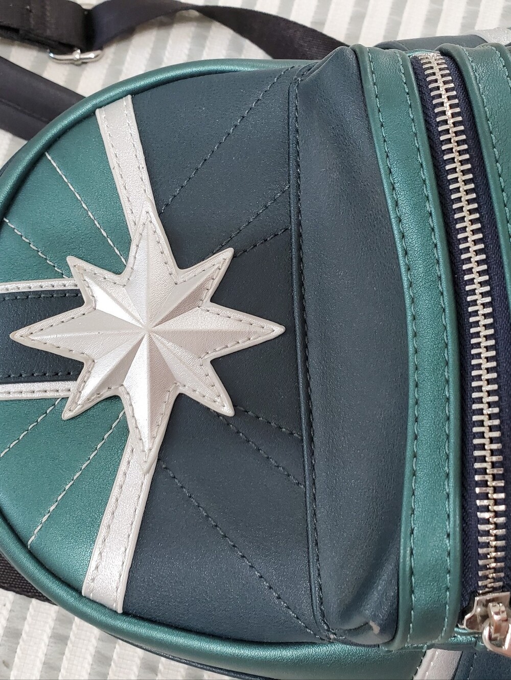 Captain Marvel Backpack - Picture 8 of 11